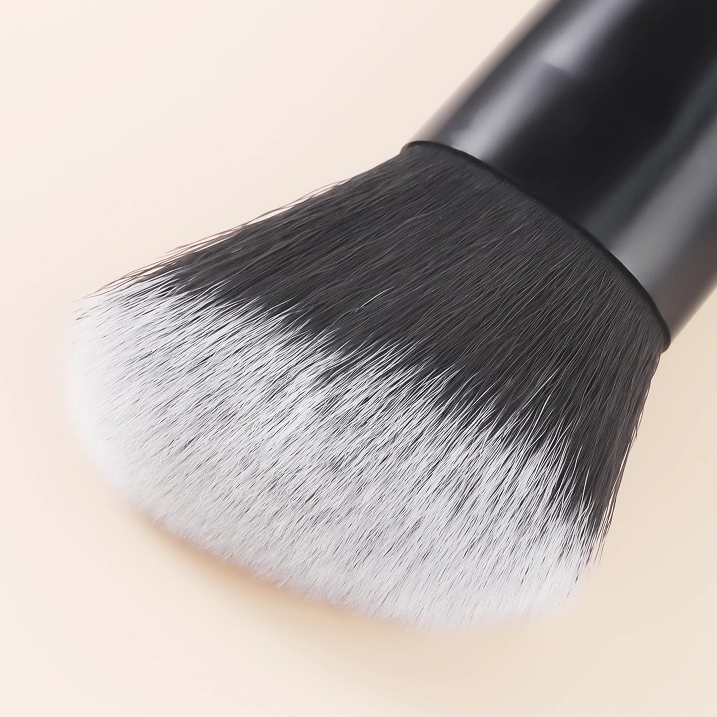 Single facial brightening, contouring and contouring brush beauty tool