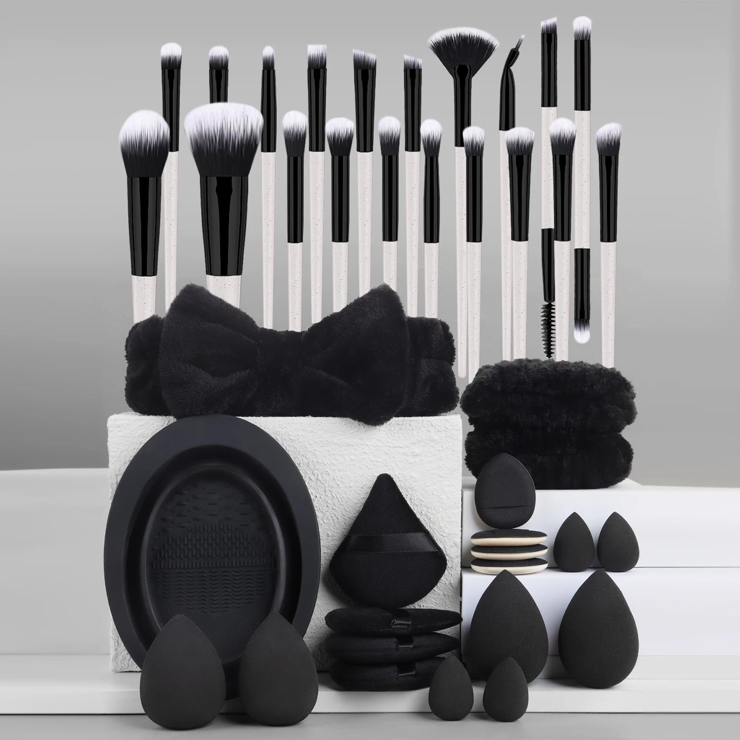 40-piece makeup tool set - 20-piece makeup tools + 16-piece powder puff set + dishwashing, hairband and wristband