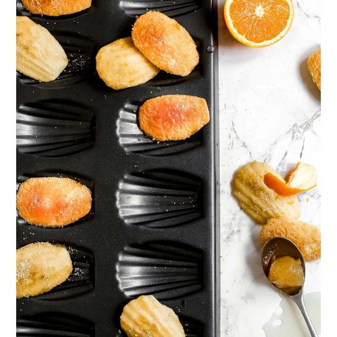 High-Quality 12-Slot Nonstick Madeleines & Cookie Baking Tin – Heavy-Duty Carbon Steel Tray