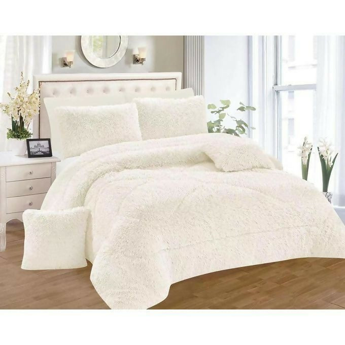 6*7 Fluffy duvet set ( 1 fluffy duvet,1pc bedsheet, 2pc pillow cases and 2throw pillow covers)