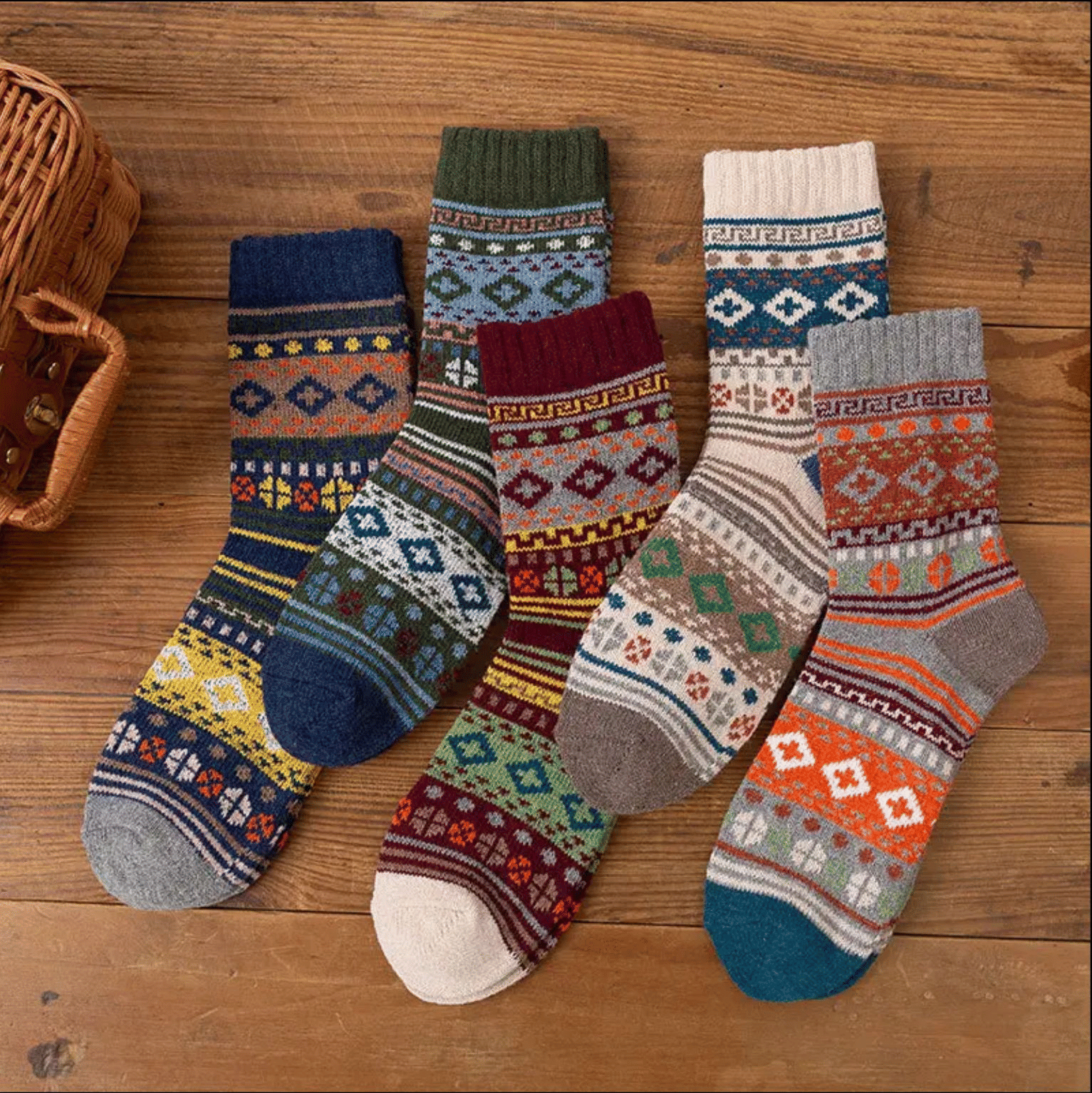 Men's 3-Pair Vintage Thick Woolen Socks: Retro Style, Warm, Cozy Winter Essentials