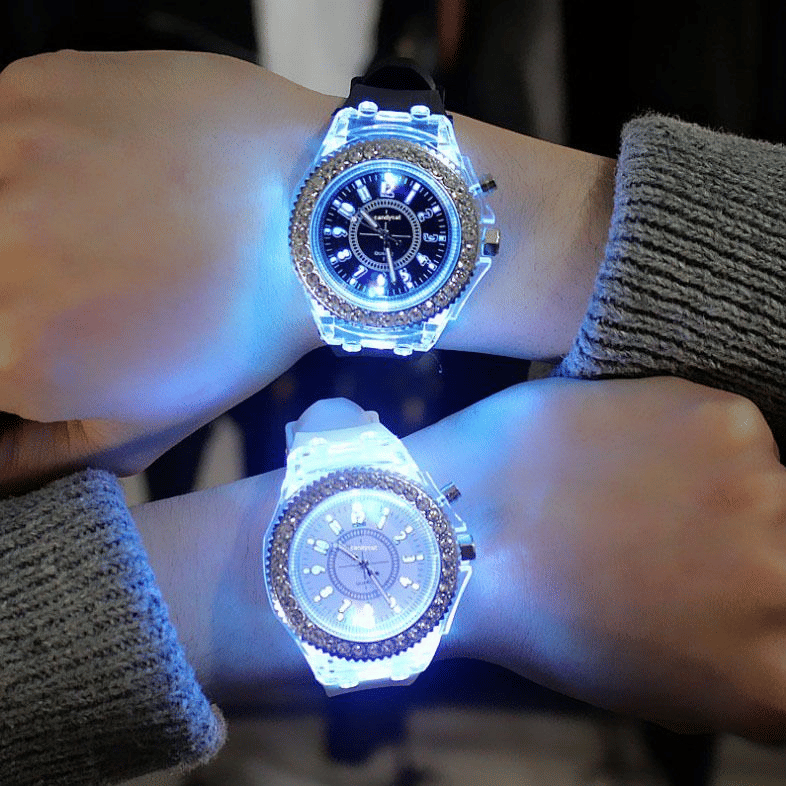 Luminous Rhinestone LED Quartz Fashion Watch for Men and Women