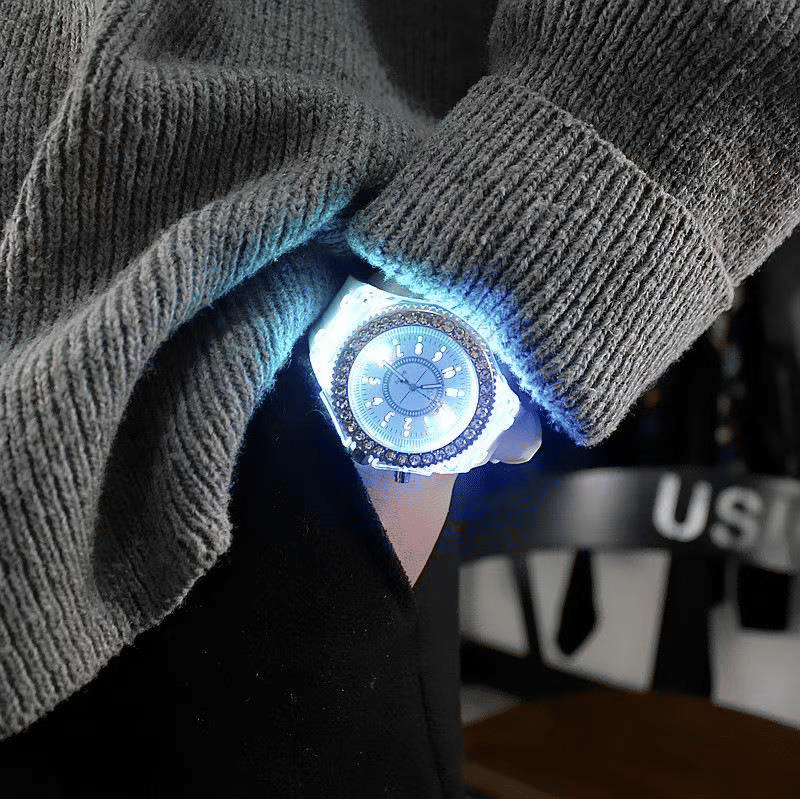 Luminous Rhinestone LED Quartz Fashion Watch for Men and Women