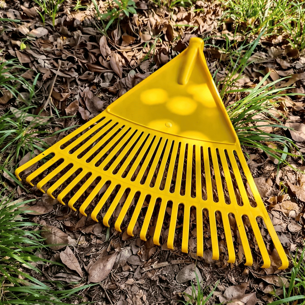 Generic 20-Tine Plastic Leaf Rake Head Lightweight Flexible Design