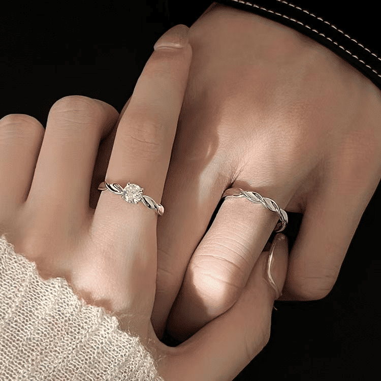 UPHUI Silver Couple Watch Set with Matching Rings 4-Piece Gift