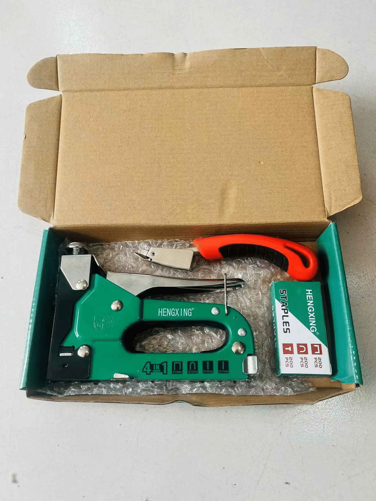 4-in-1 Heavy Duty Manual Staple Gun with 800pcs Staples