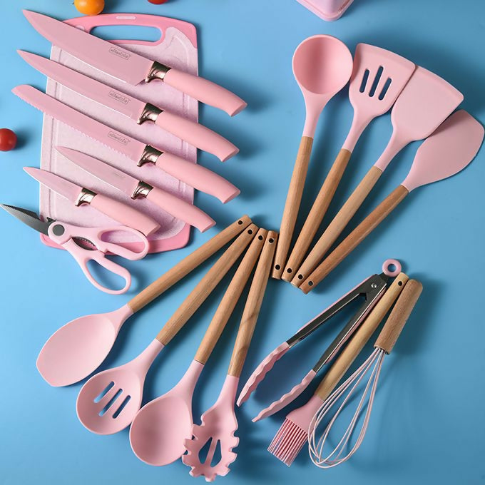 19 Pcs silicon spoons and a chopping board