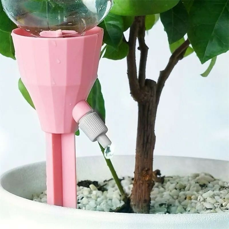 Automatic watering device for plants