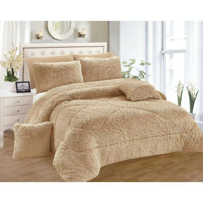 6*7 Fluffy duvet set ( 1 fluffy duvet,1pc bedsheet, 2pc pillow cases and 2throw pillow covers)